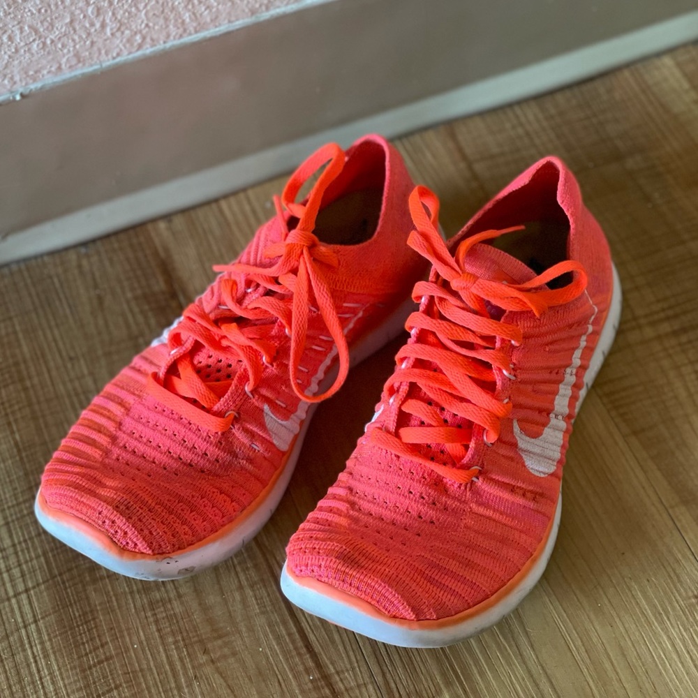 EUC Nike Free Run Flyknit